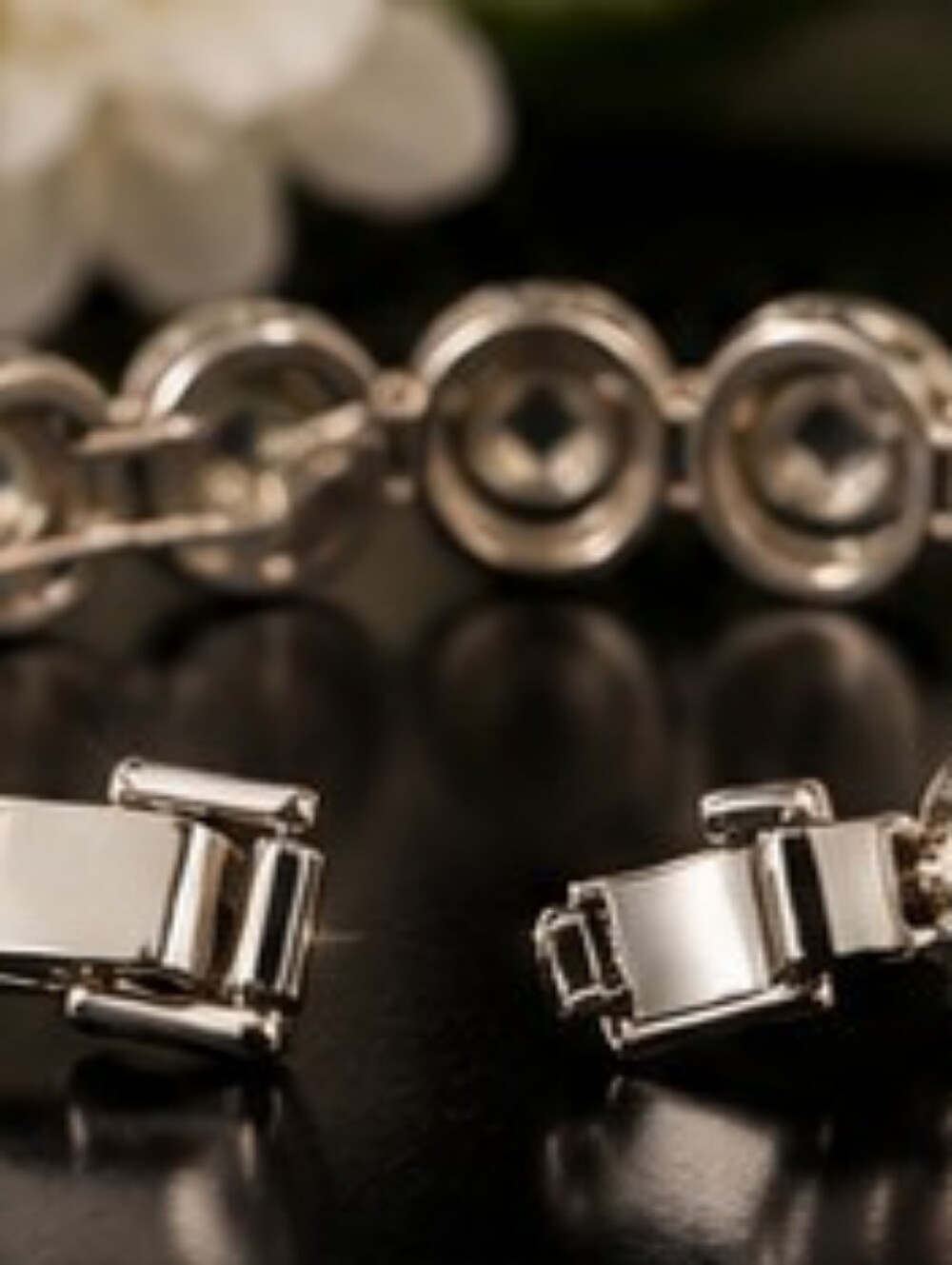 Sparkling Clear Crystal Rhinestone Halo Silver Tone Statement Bracelet 8 Inch - Picture 3 of 12